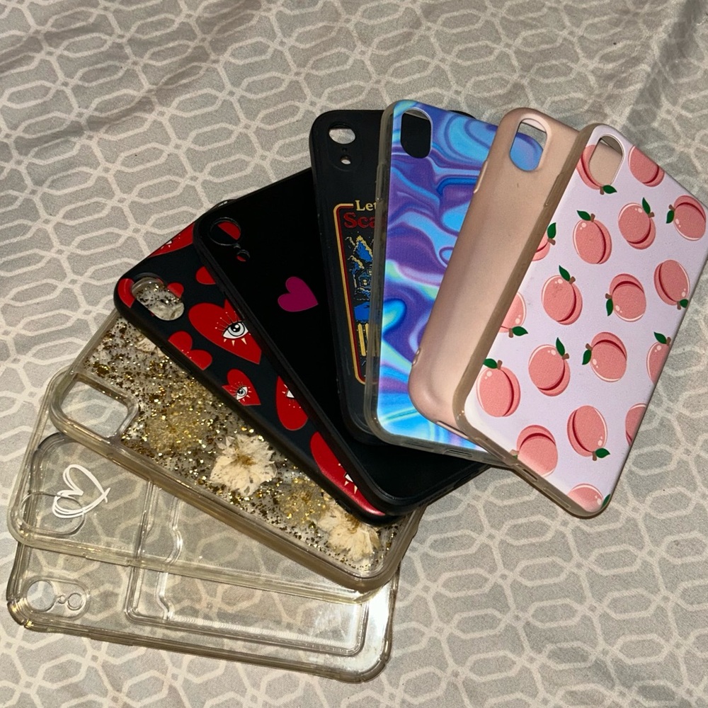 A bundle of 8 XR cases!